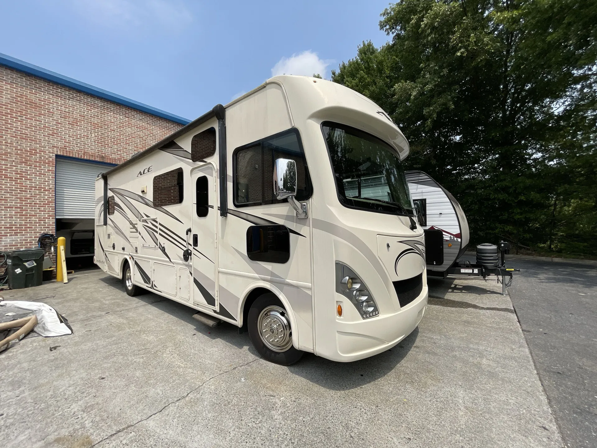 2018 Thor Motor Coach A.C.E 30.3 - Photo 2