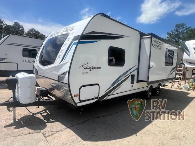 2023 Coachmen Freedom Express Ultra Lite 246RKS - Photo 3