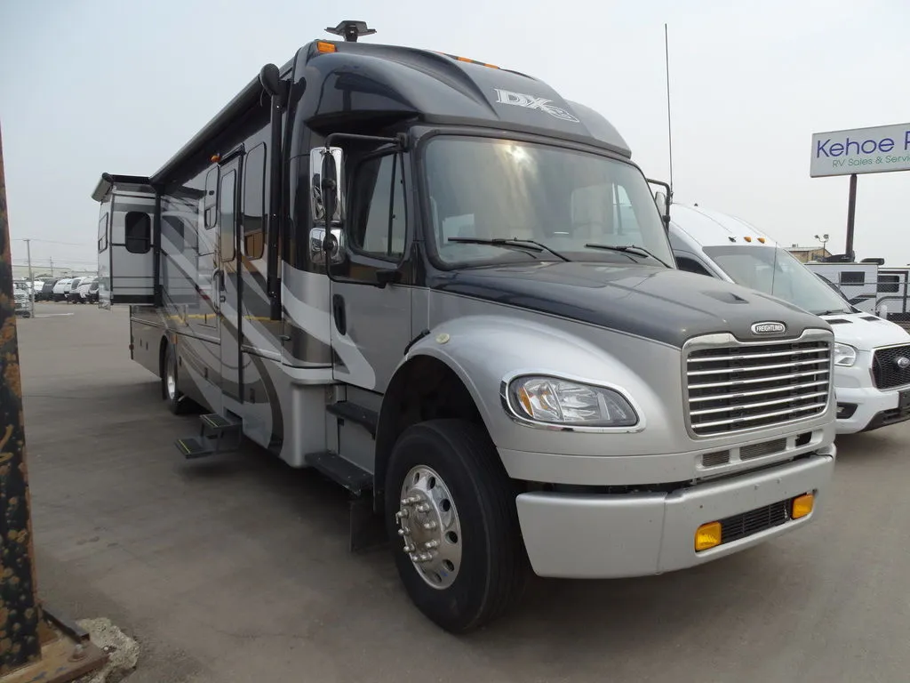 2015 Dynamax Corp DX3 37RB - Photo 2