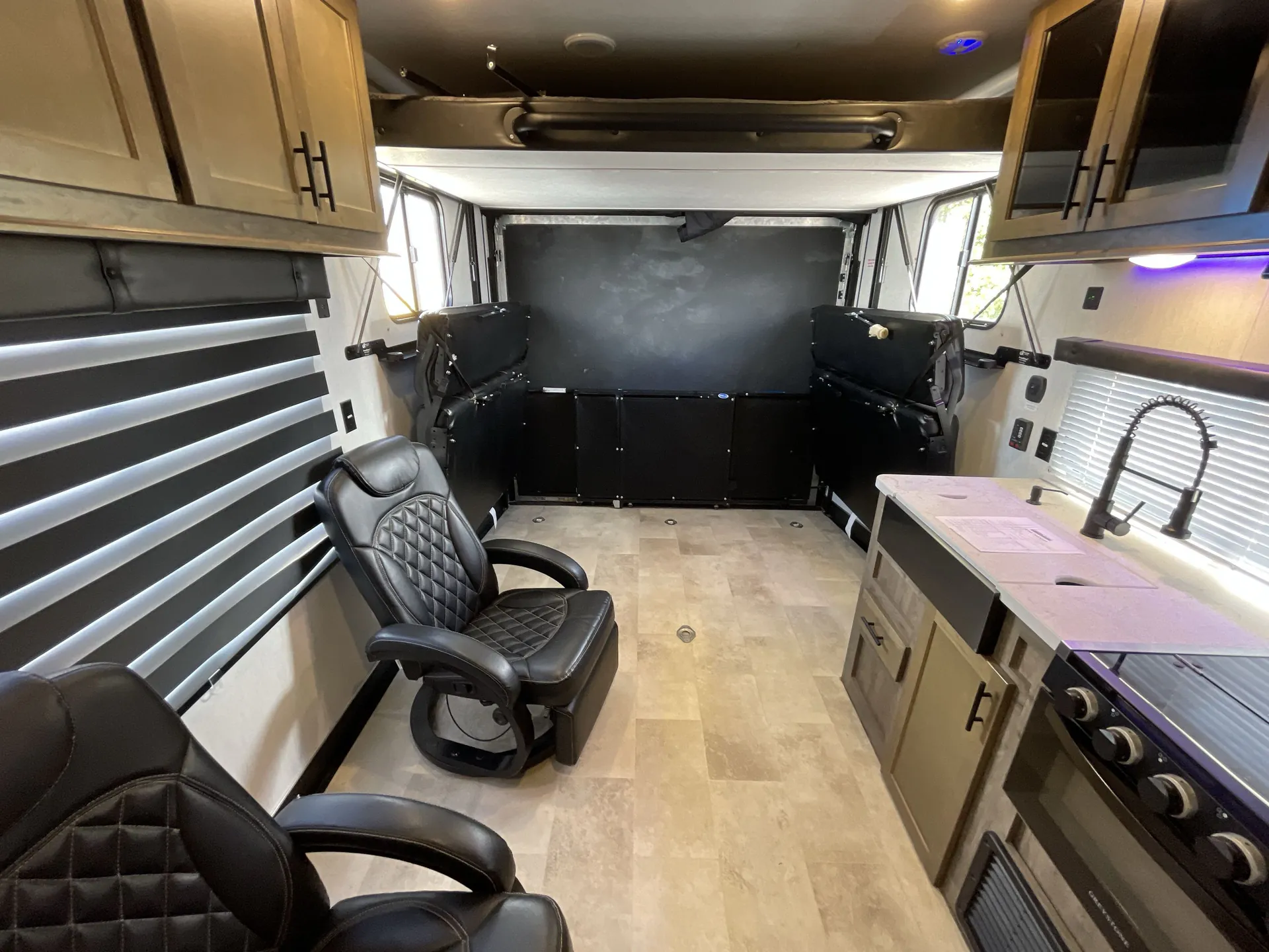 2021 Forest River Vengeance Rogue 25V — driver seat