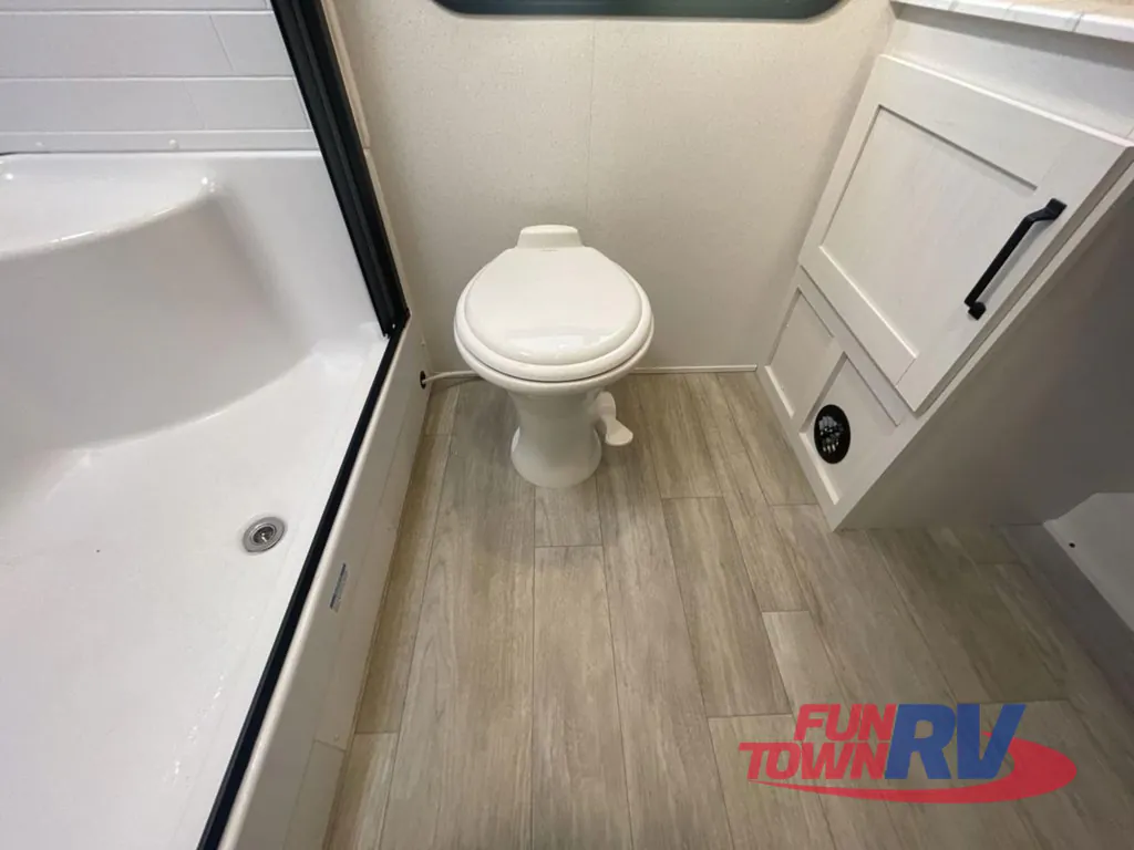 2026 Forest River Solaire 2420RBS, Photos photo 32