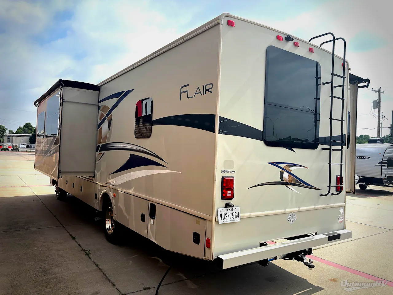 2017 Fleetwood Flair LXE 31B - Photo 4