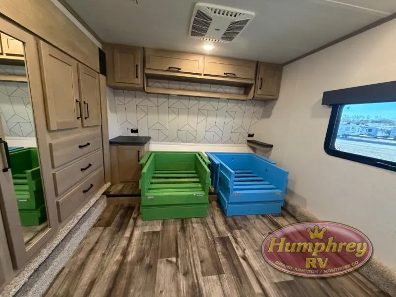 2023 Keystone Raptor 362 - Photo 4