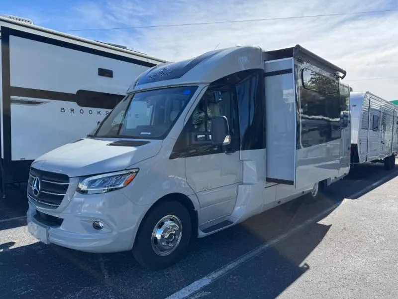 2026 Leisure Travel Unity 24MBL - Photo 2