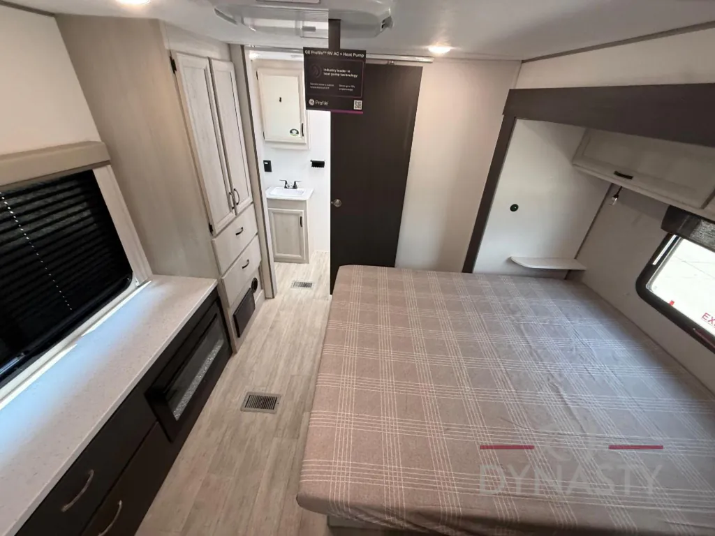 2027 Coachmen Catalina Legacy Edition 333DBDSCK, Photos photo 39