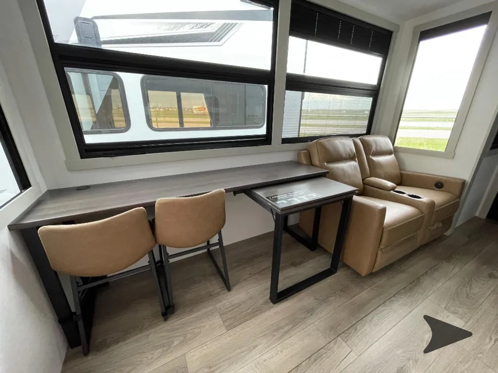 2026 Brinkley Model G 4100, Photos photo 8