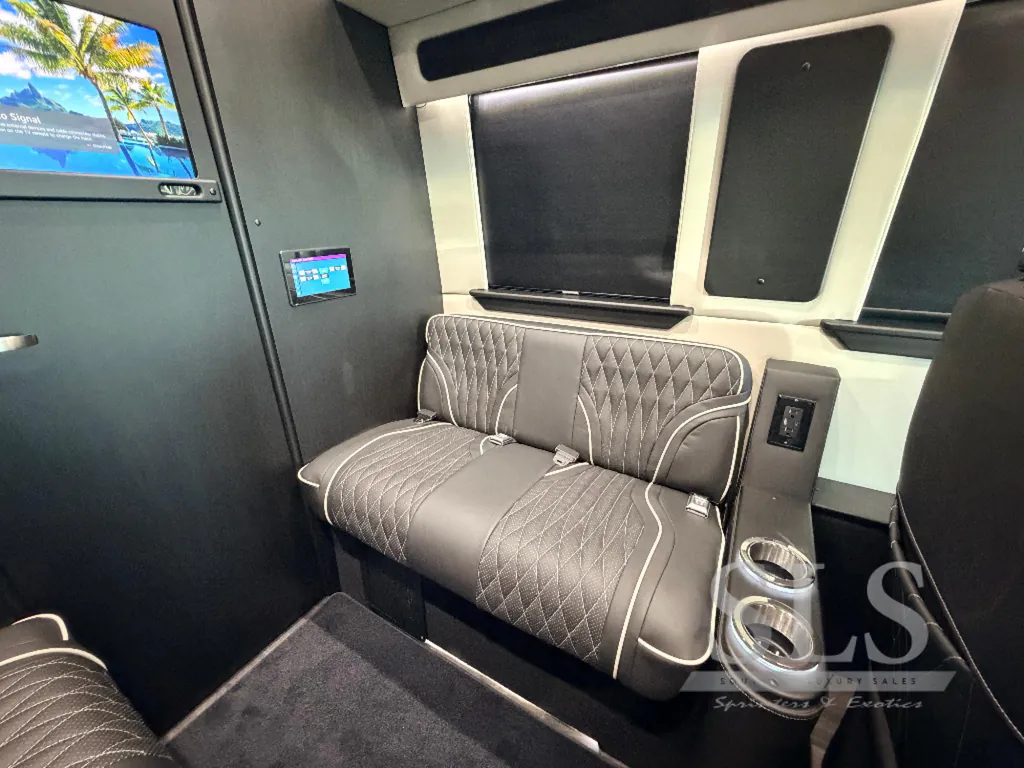 2026 Midwest Automotive Designs Luxe Cruiser D4, Photos photo 31