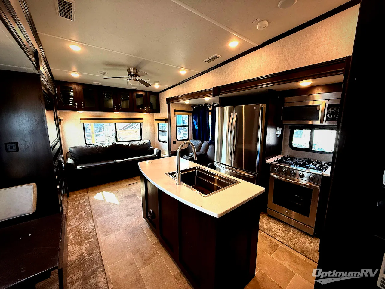 2021 Palomino Columbus 378MBC dealer photo 4 from Optimum RV