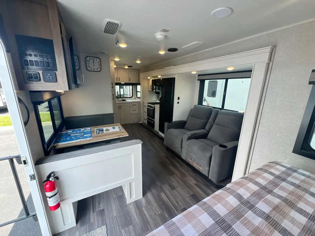 2025 Jayco Eagle HT 230MLCS - Photo 2