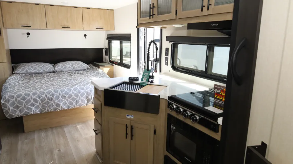 2027 Forest River Cherokee Grey Wolf 21AB — Photo 7