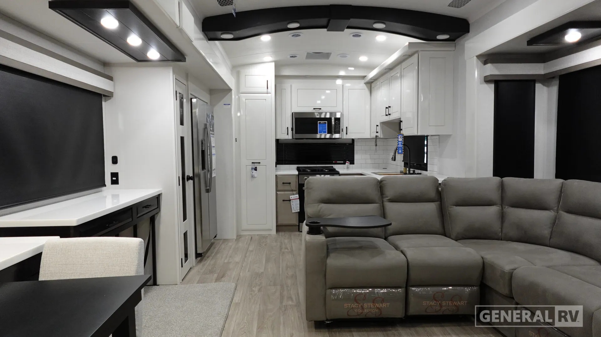 2027 Jayco Pinnacle 38FBRK - Photo 3