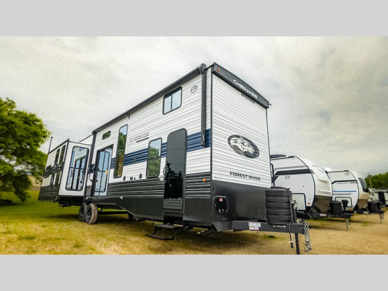 2026 Forest River Cherokee Timberwolf 39DL - Photo 3