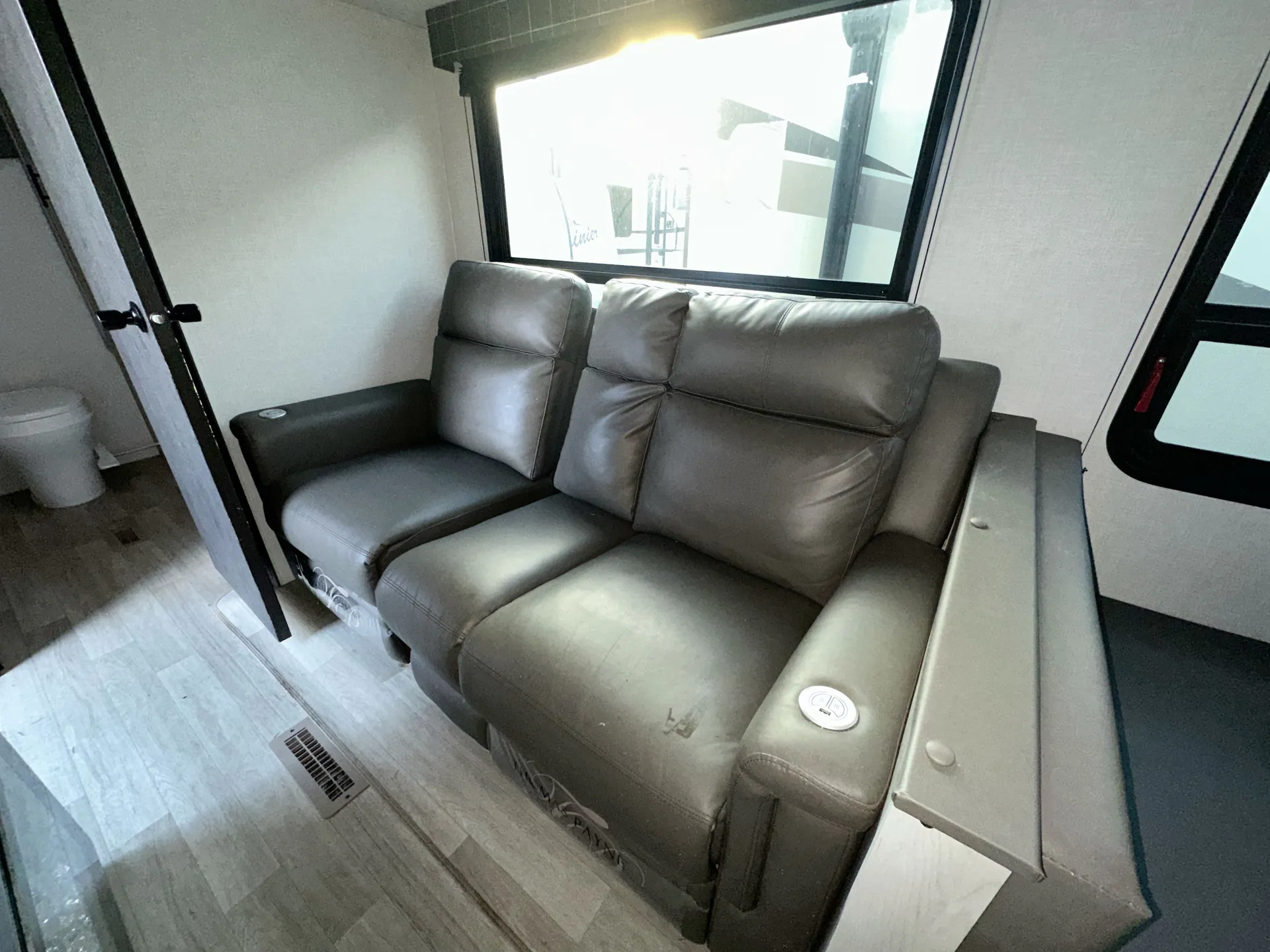 2024 K-Z Rv Sportsmen Se 292RBKSE — living area main