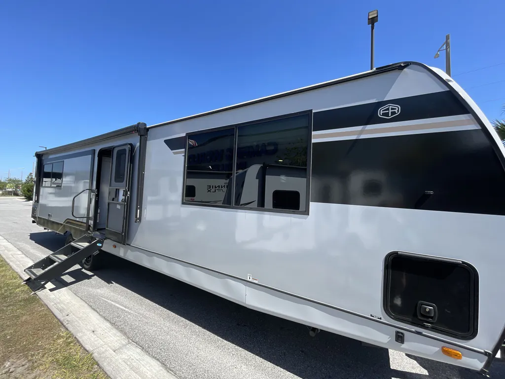 2026 Forest River Vibe 3400XL, Photos photo 5