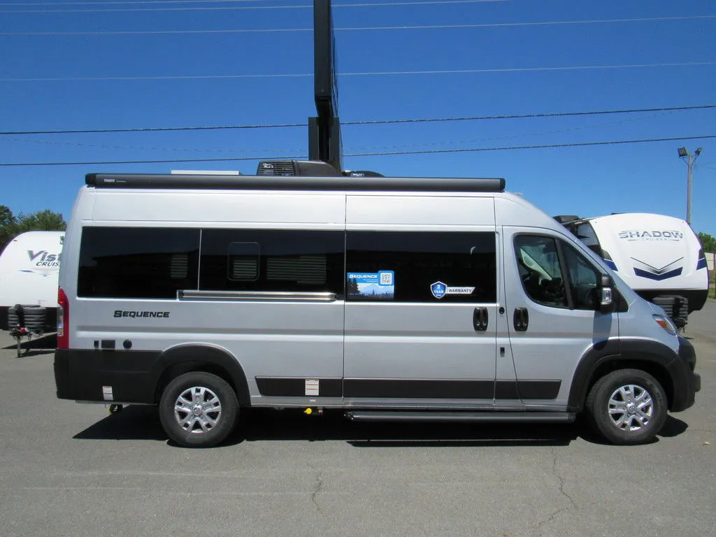 2027 Thor Motor Coach Sequence 20L - Photo 2
