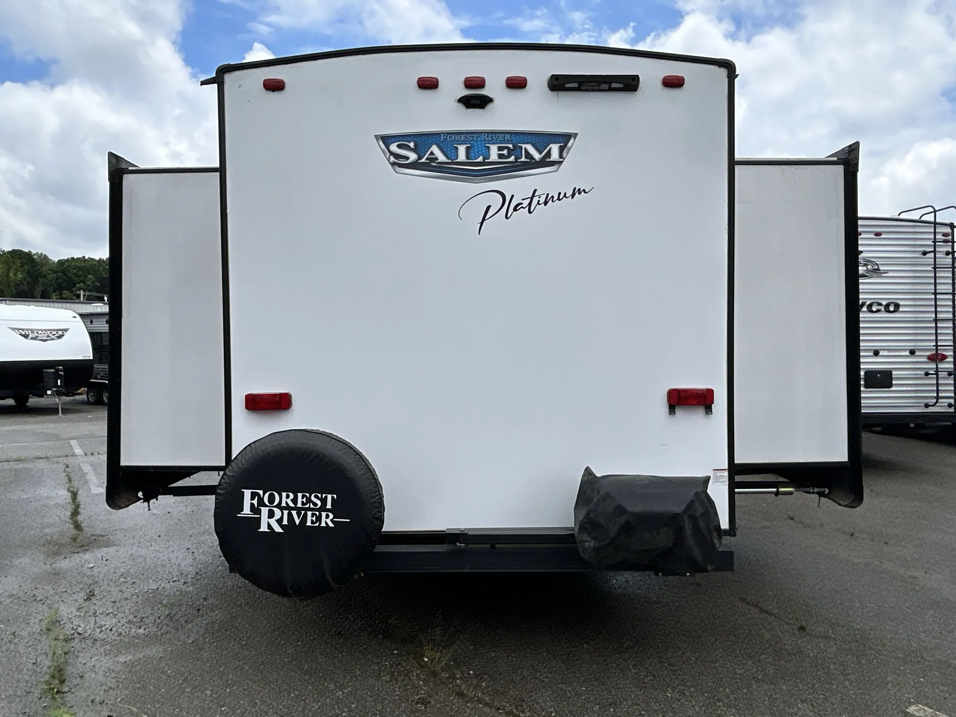 2024 Forest River Salem 31KQBTS — backside