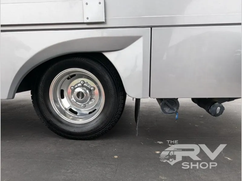 2022 Renegade RV Vienna 25FWC - Photo 3