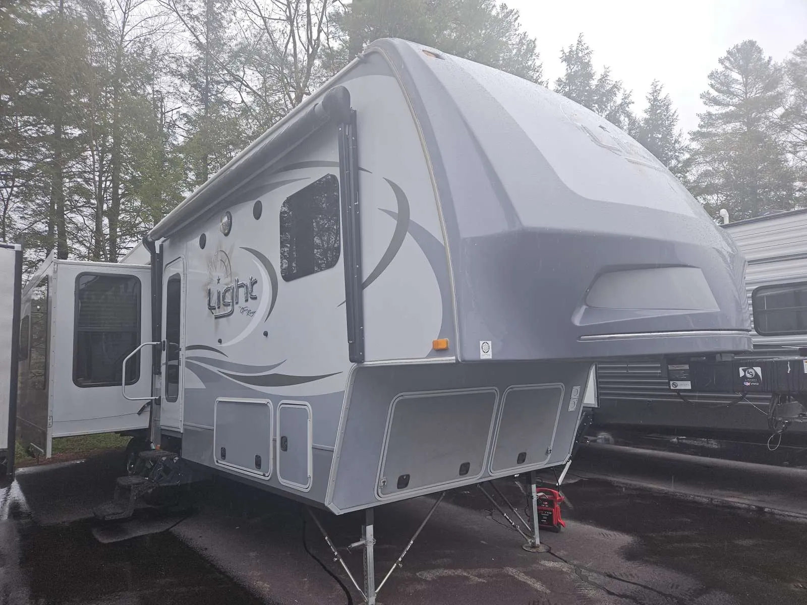 2016 HIGHLAND RIDGE HIGHLAND RIDGE 319RLS - Photo 2