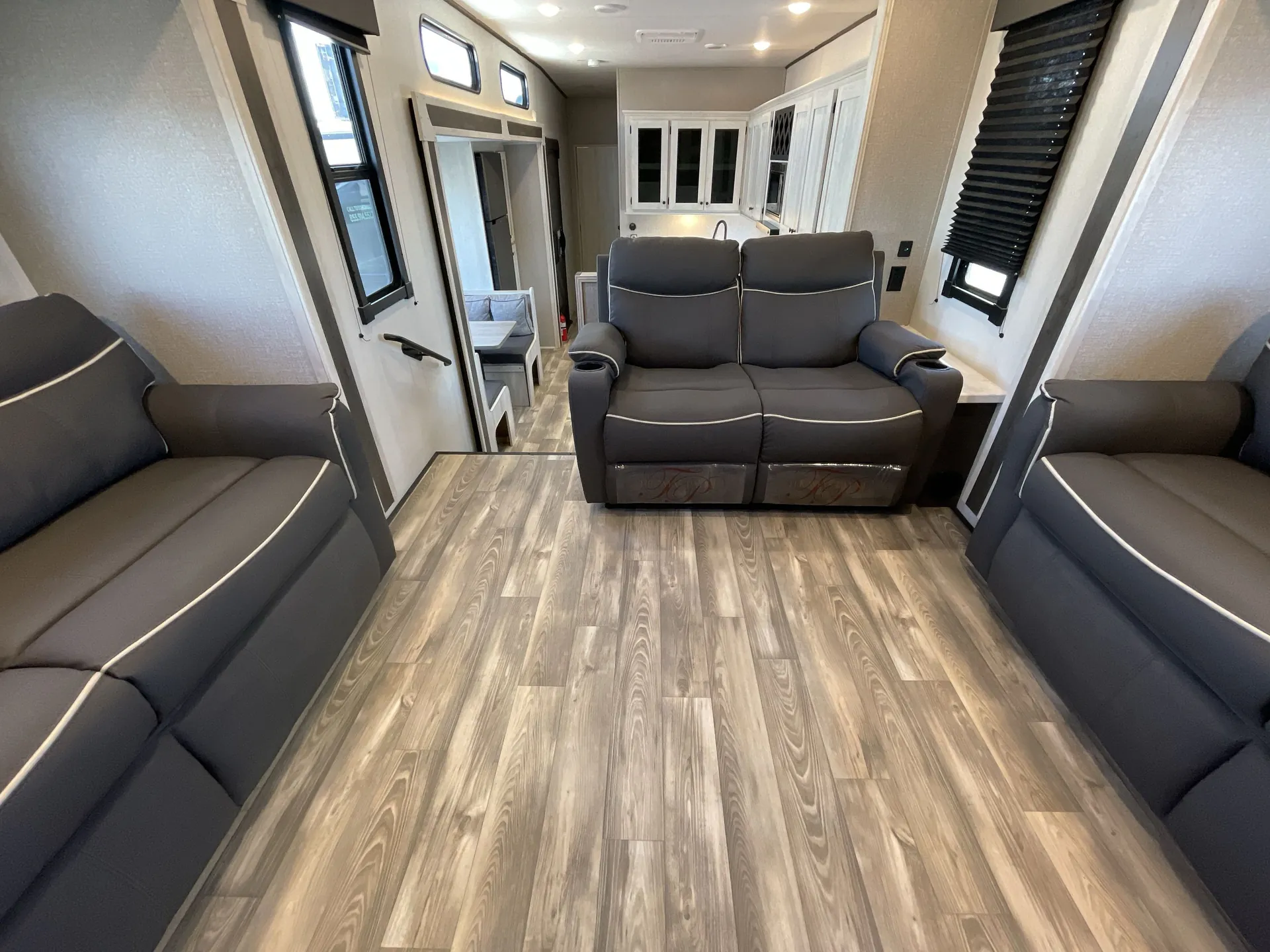 2024 Forest River Wildcat 35FL — living area main