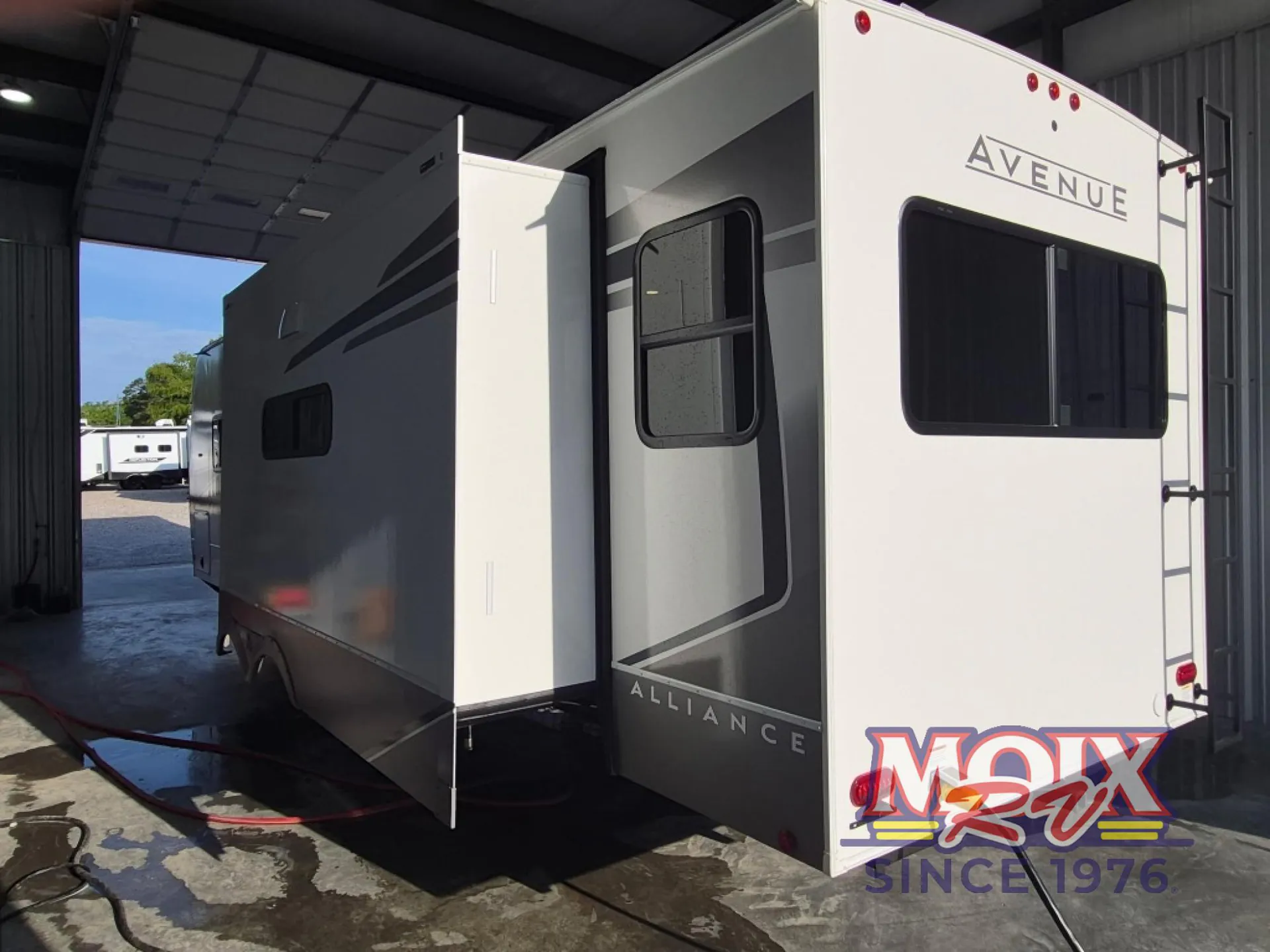 2026 Alliance RV Avenue 298RL - Photo 4