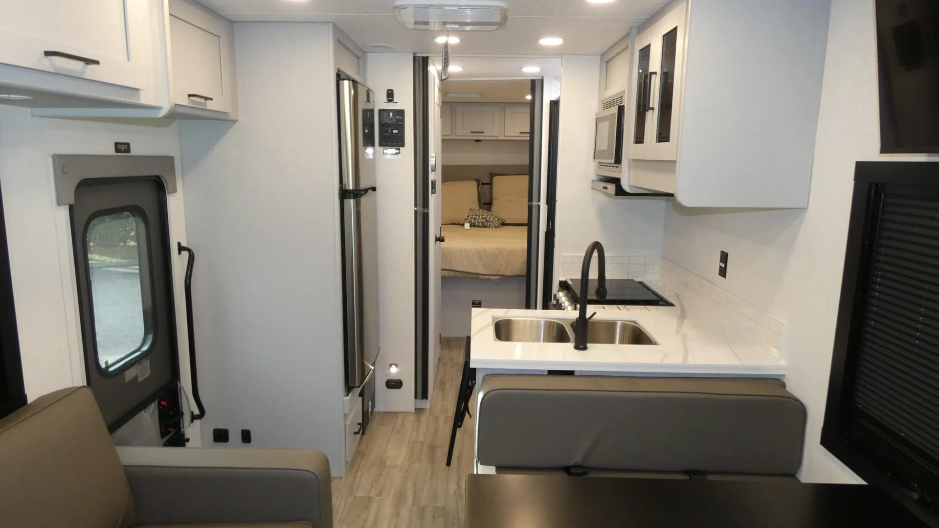 2026 Coachmen Pursuit 27XPS - Photo 3