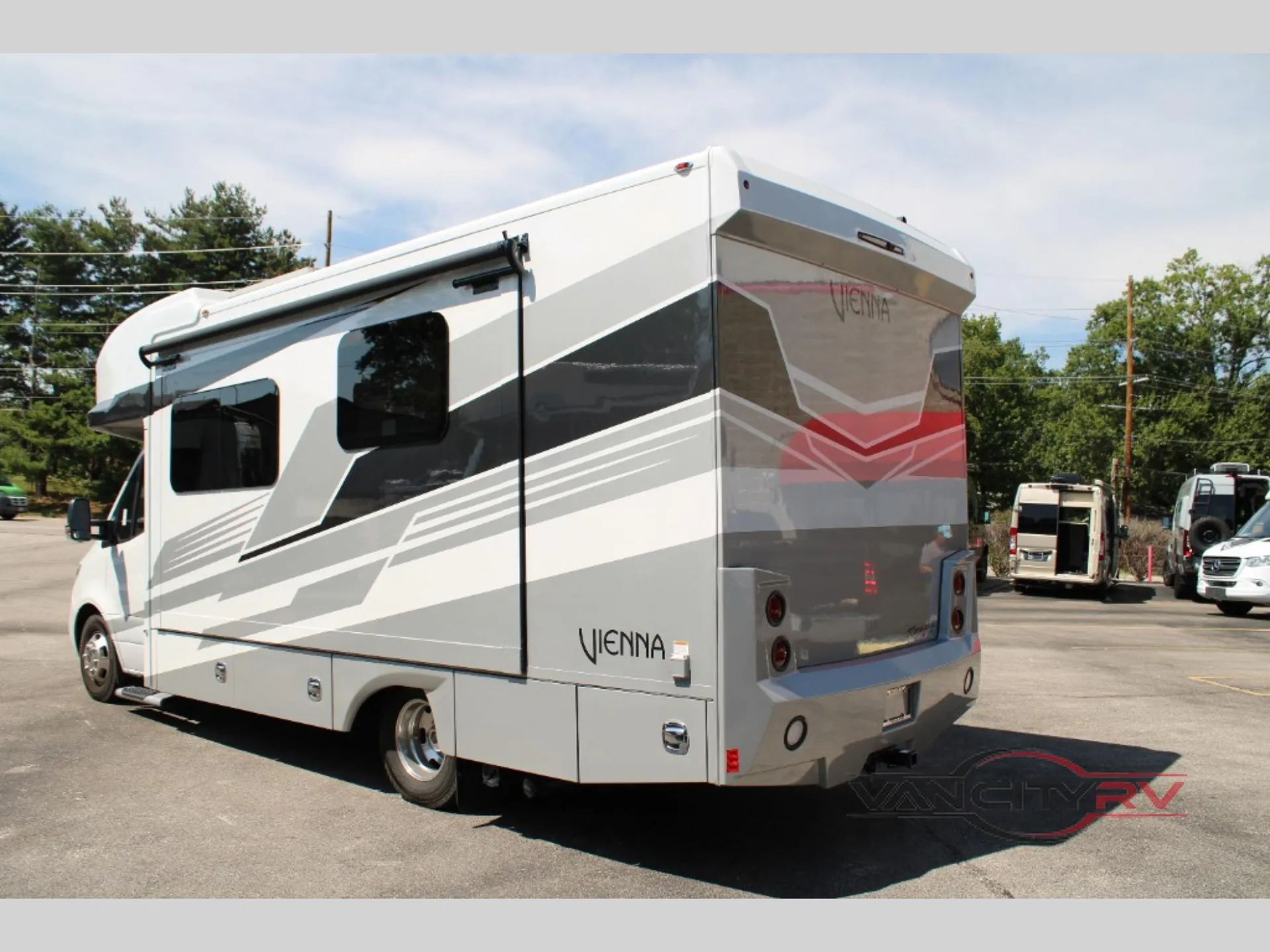 2025 Renegade RV Vienna 25RMC - Photo 4