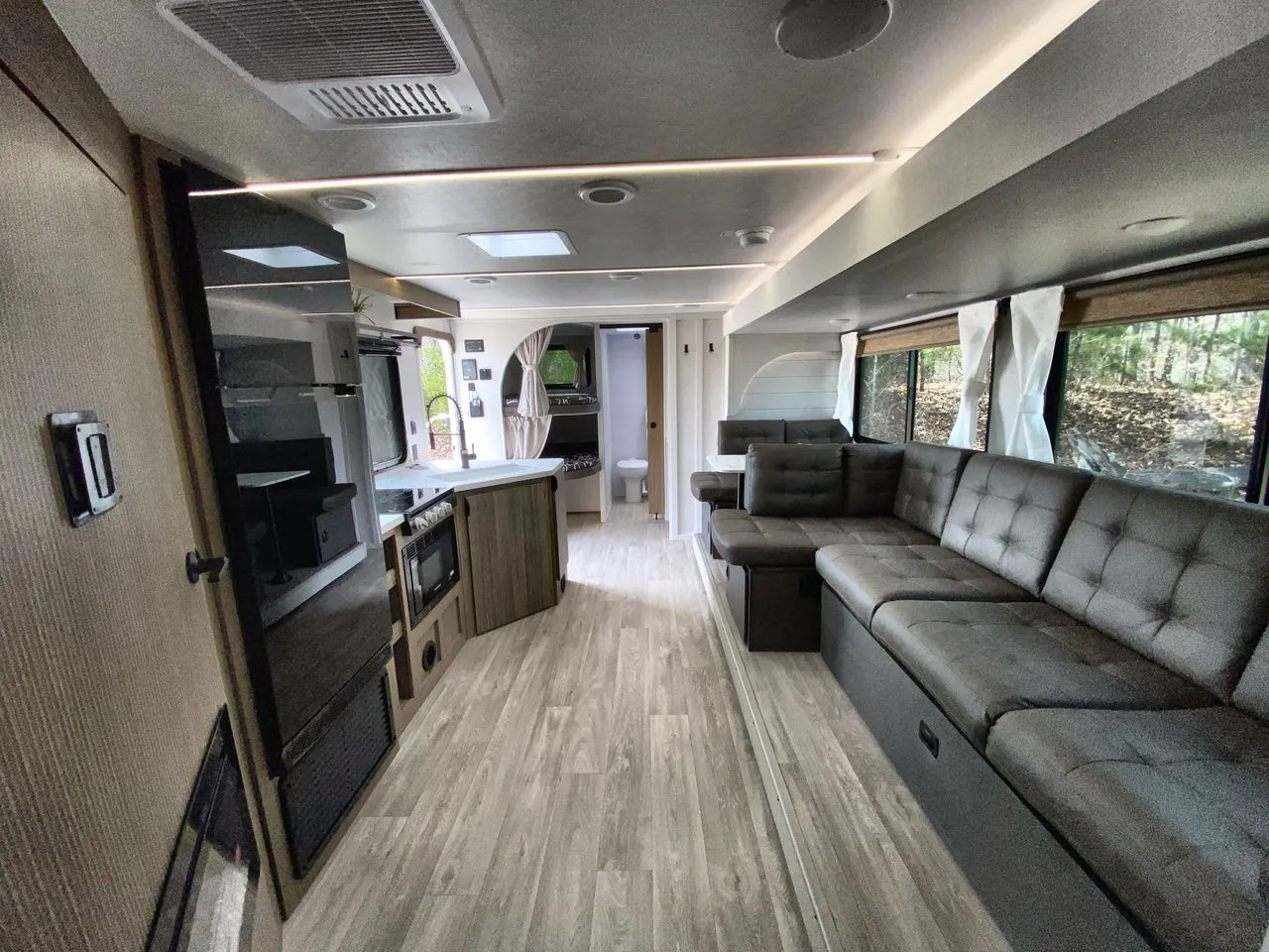 2026 Forest River Wildwood X-Lite 26ICE — Photo 6