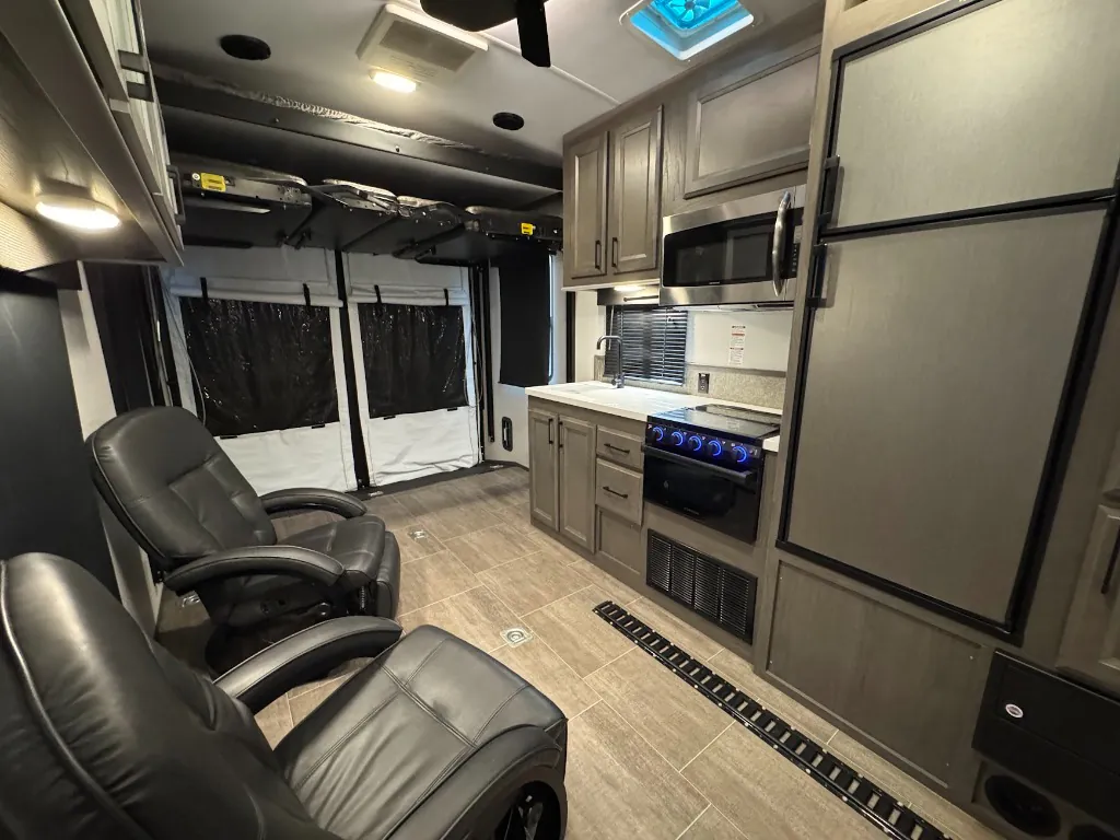 2021 Cruiser RV Stryker ST-2714 - Photo 3