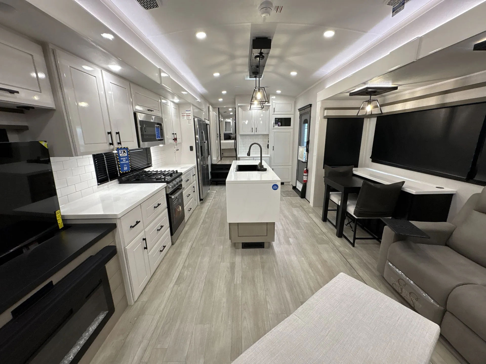 2026 Jayco Pinnacle 38SSWS — living area main