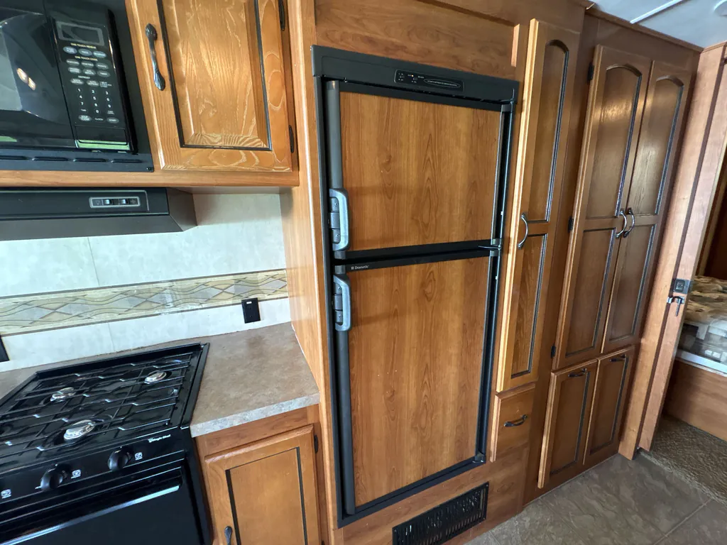 2010 Coachmen Mirada 35DS, Photos photo 8