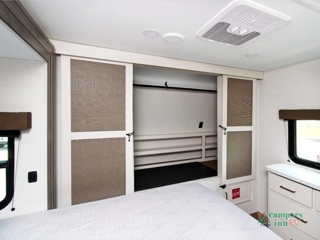 2027 Grand Design Transcend 335BHT, Photos photo 27