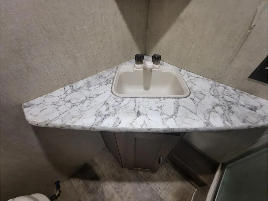 2018 Gulf Stream Conquest 295SBW, Photos photo 22