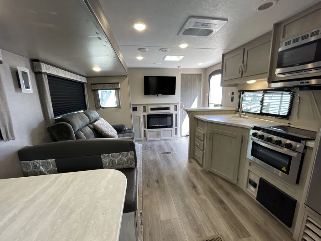 2022 Coachmen Catalina Legacy Edition 243RBS, Photos photo 2
