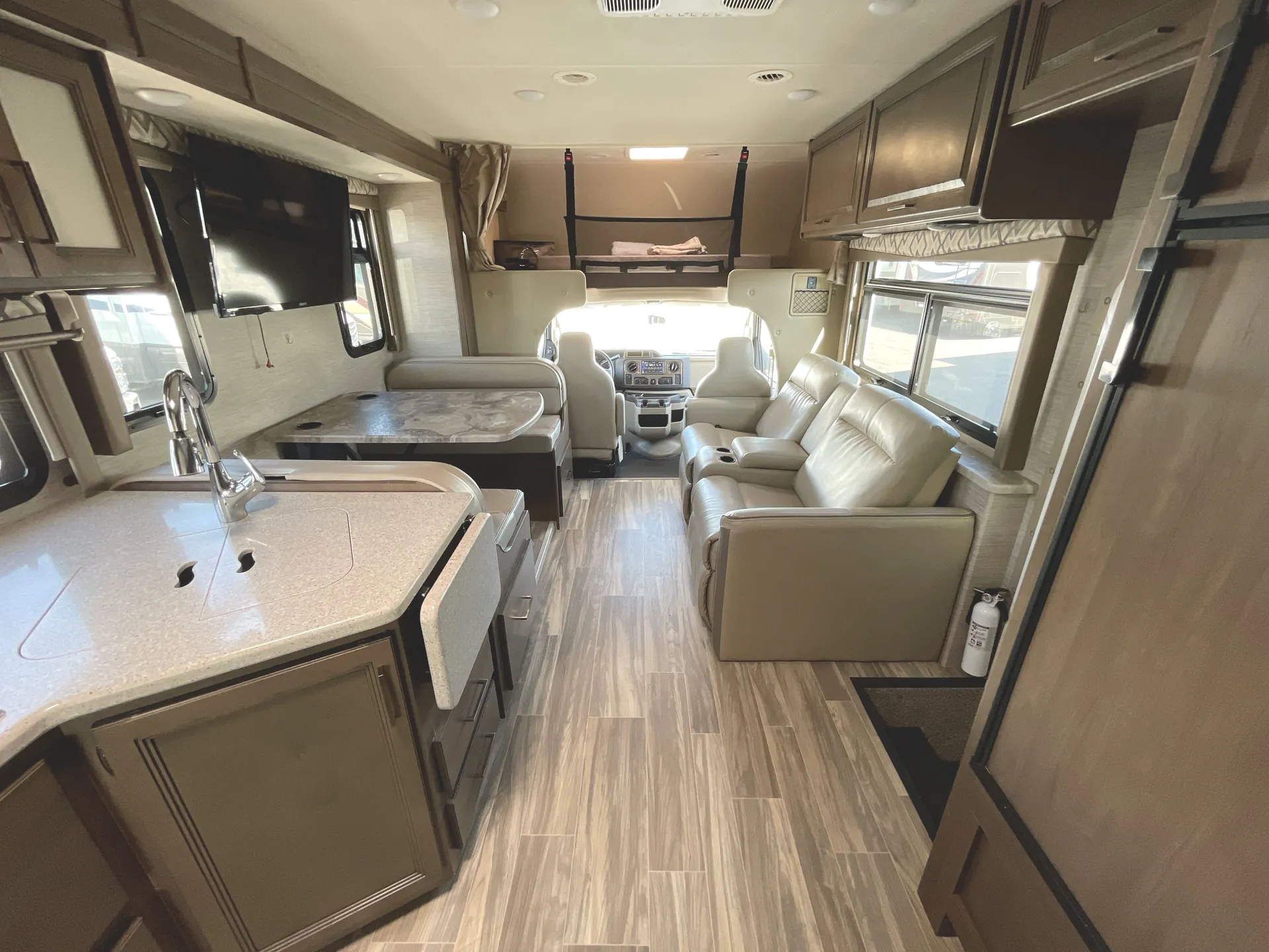 2021 Thor Motor Coach Four Winds 31B — living area main