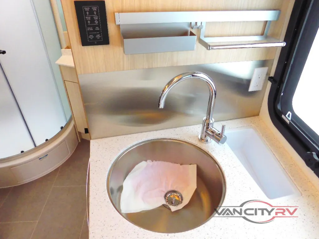 2025 Leisure Travel Wonder W24MBL, Photos photo 30