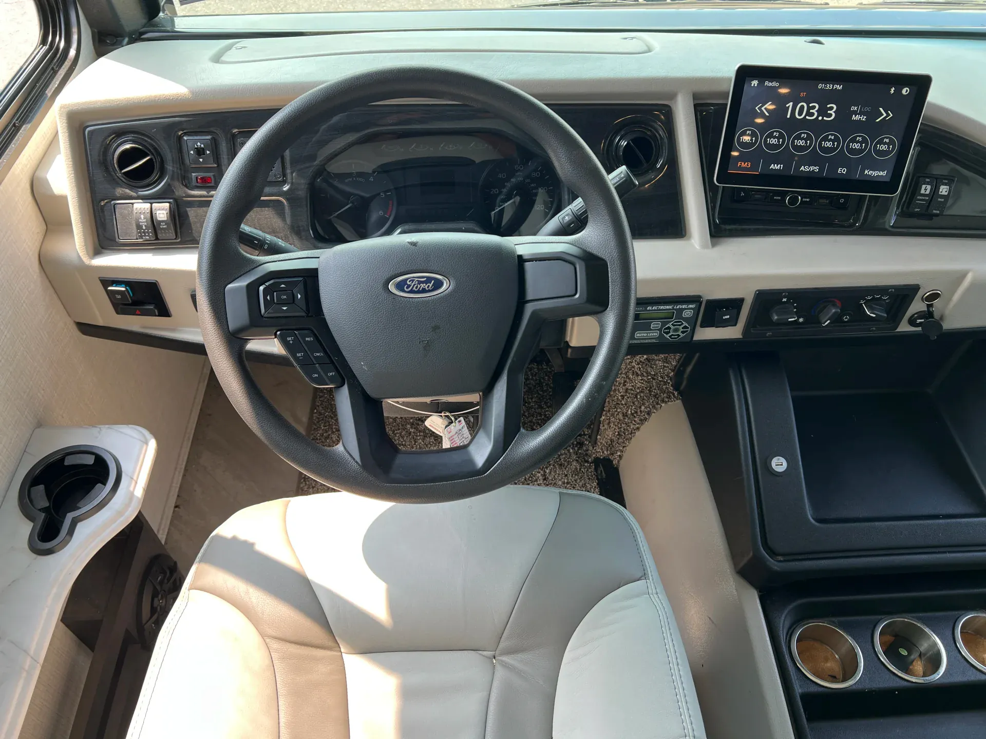 2024 Fleetwood Flex 35R - Photo 3