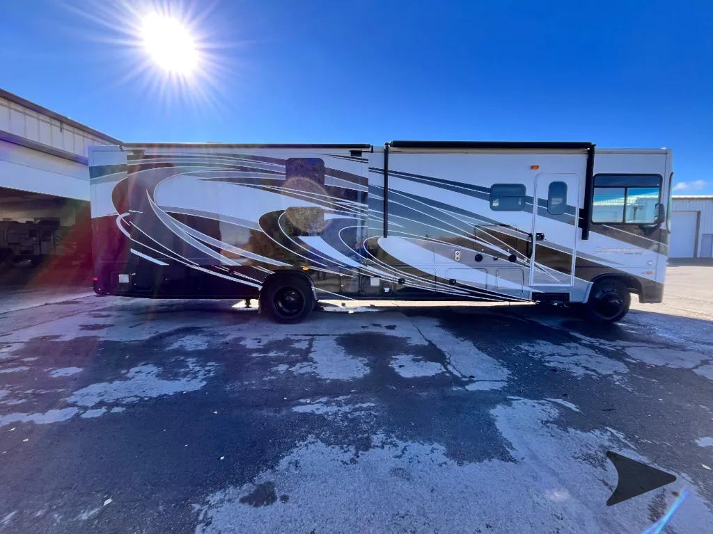 2017 Forest River Georgetown 364TS, Photos photo 9
