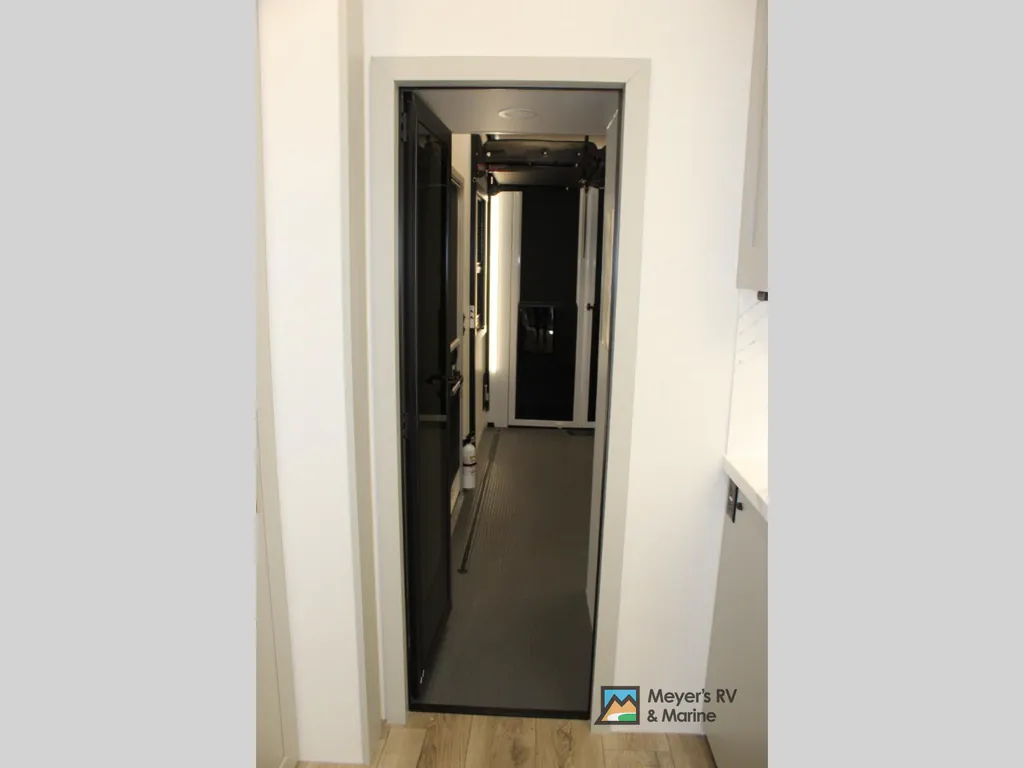 2026 Brinkley Model G 3970, Photos photo 18