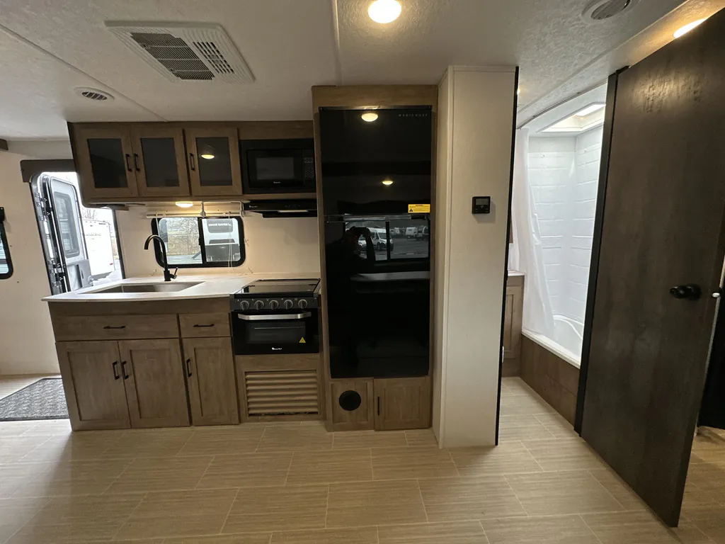 2024 Coachmen Freedom Express Select 29SE, Photos photo 16