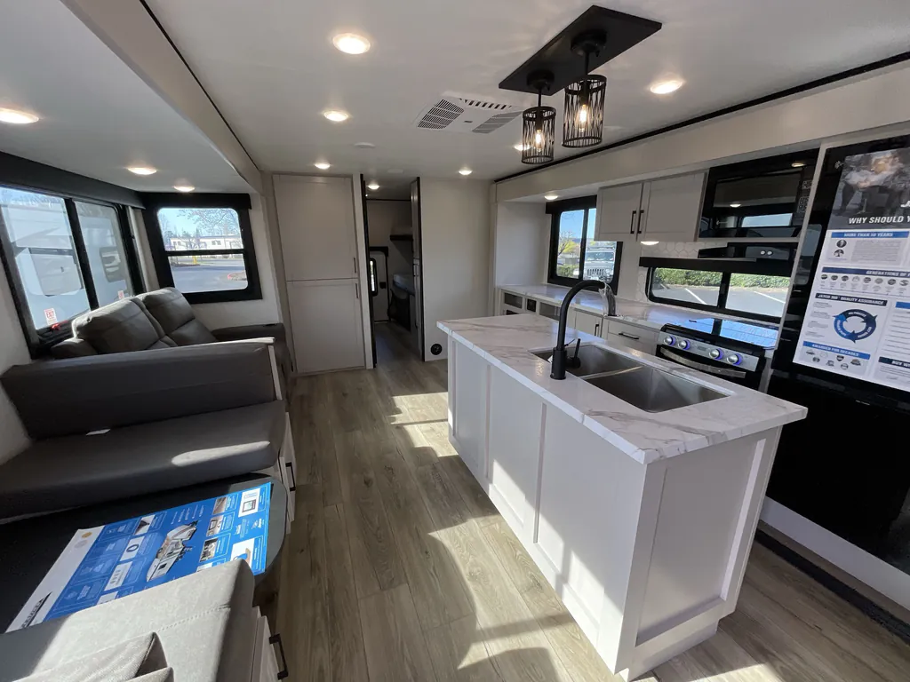 2026 Jayco Jay Feather 32QBH, Photos photo 2