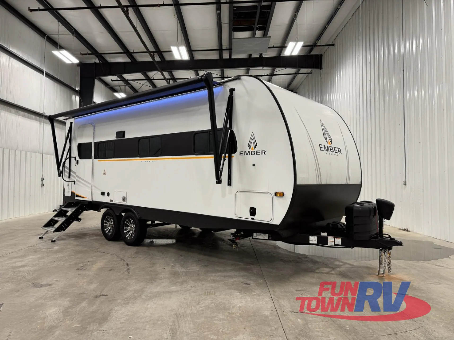 2025 Ember RV E-Series 21FBE - Photo 2