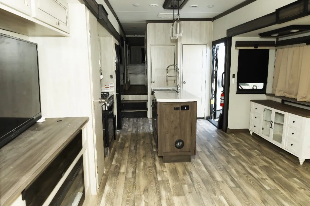 2023 Forest River Cardinal Luxury 380RLX, Photos photo 8