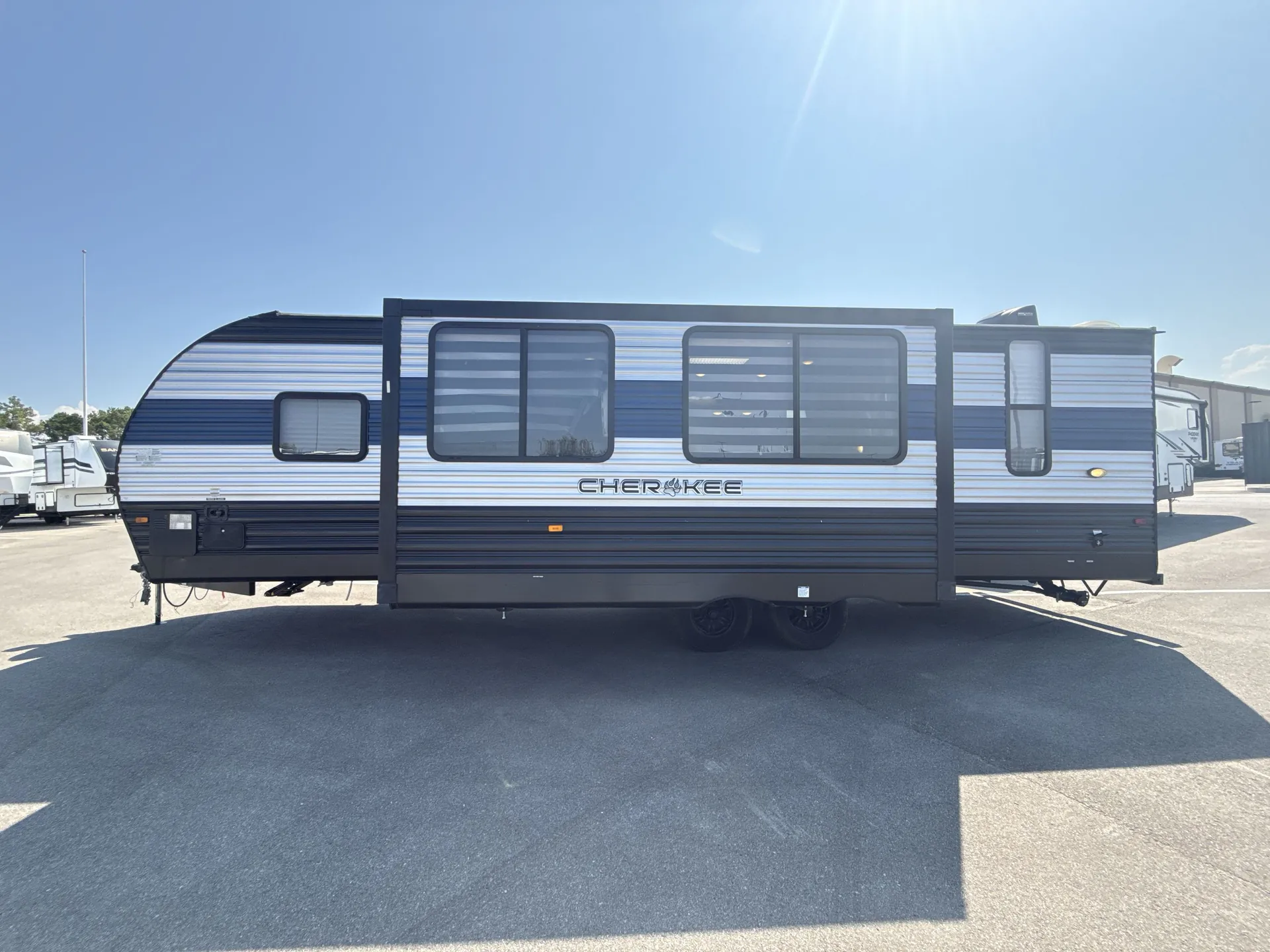 2022 Forest River Cherokee 264DBH — off campside