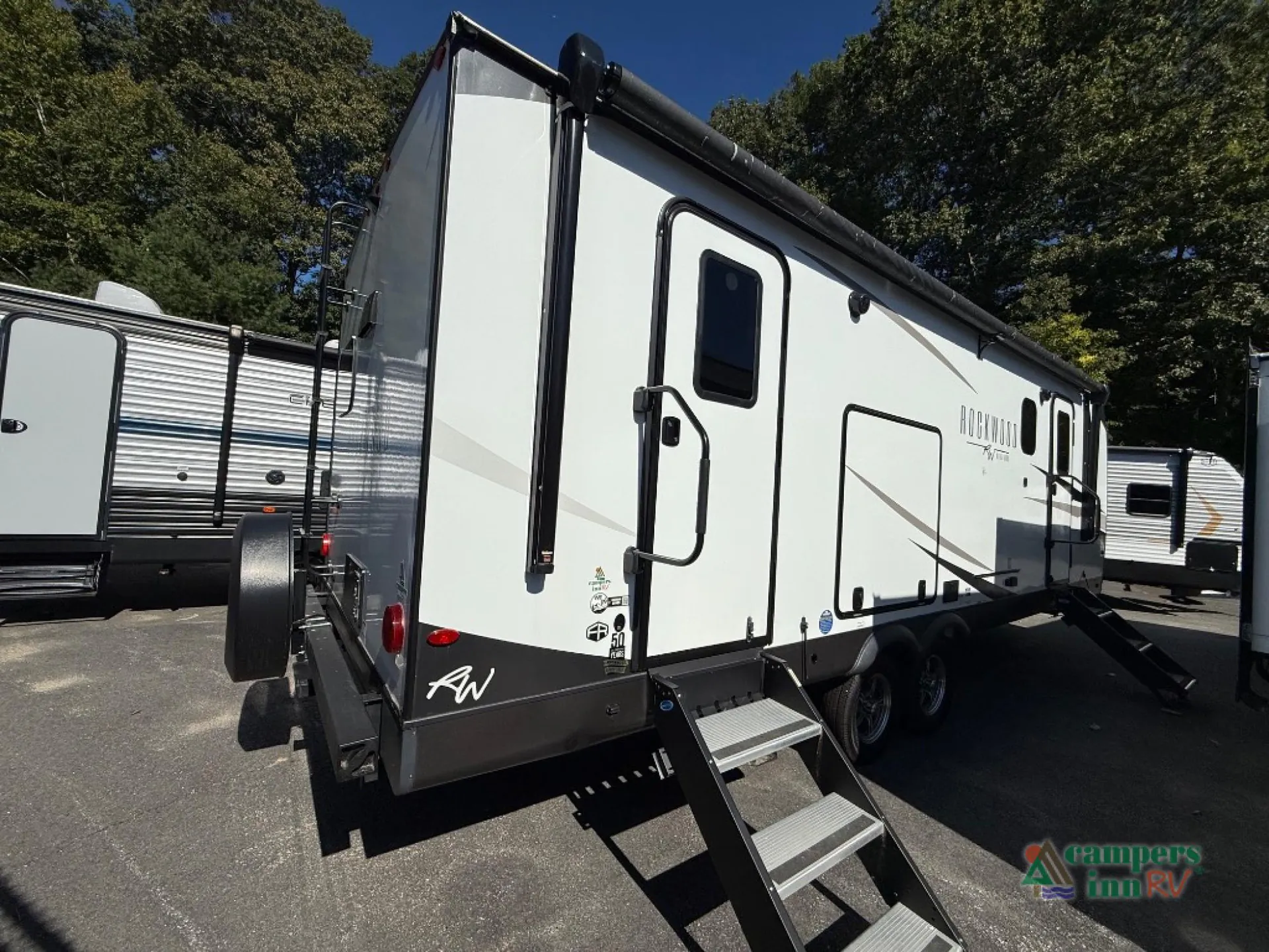 2025 Forest River Rockwood Ultra Lite 2614BS - Photo 3