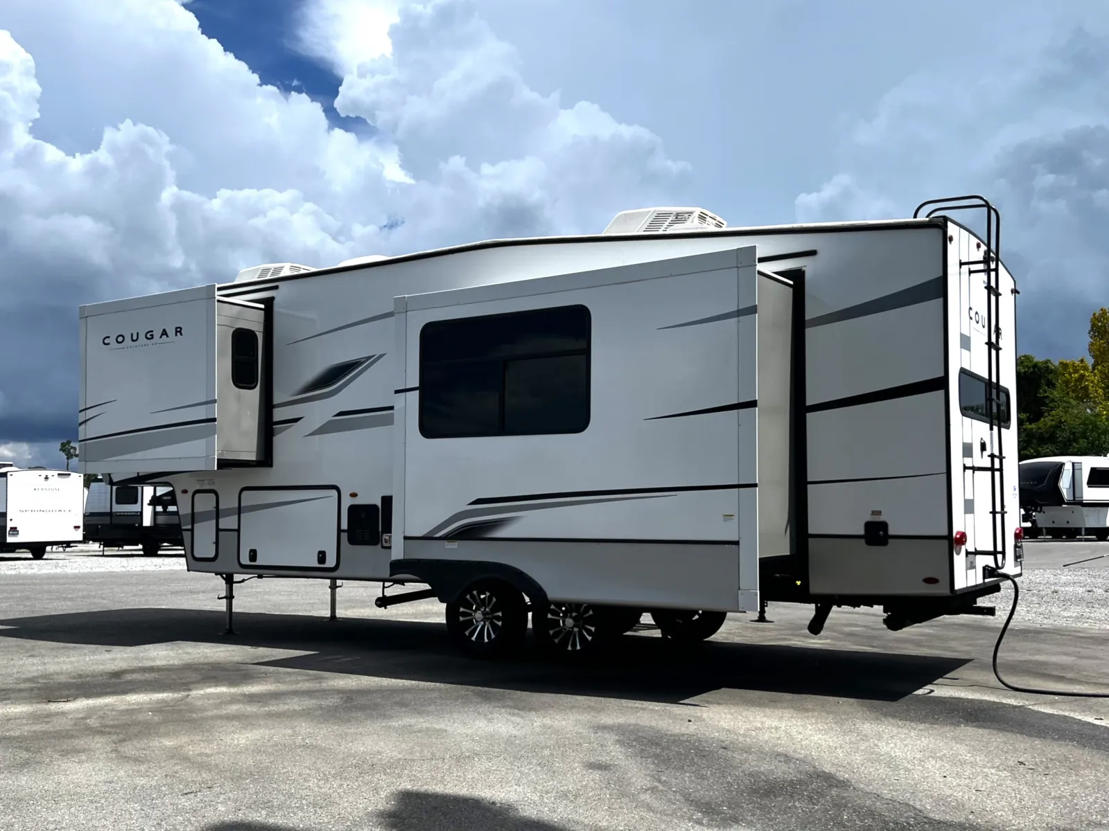 2024 Keystone Cougar 260MLE - Photo 3