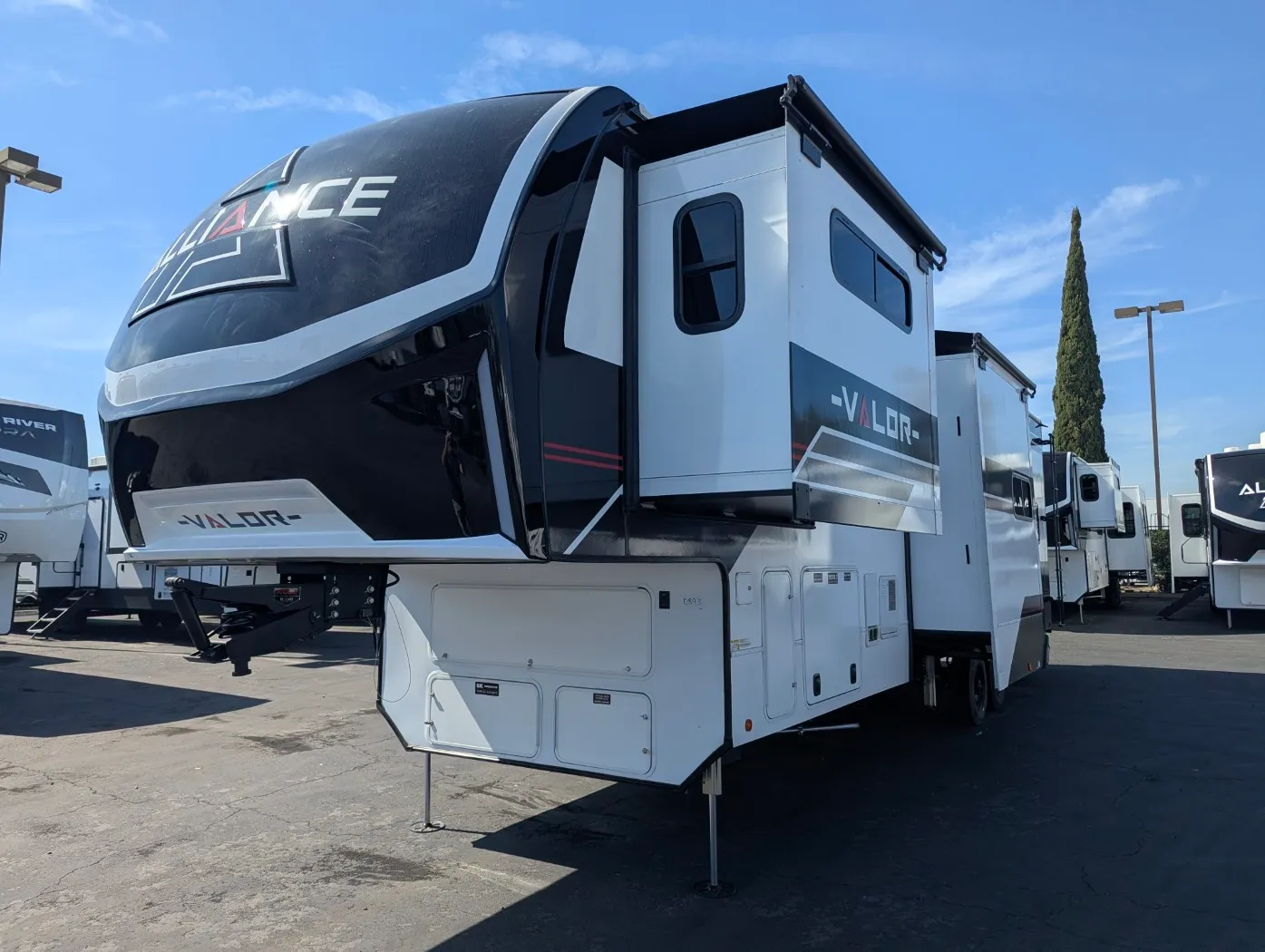 2026 Alliance RV Valor 36V11 - Photo 4