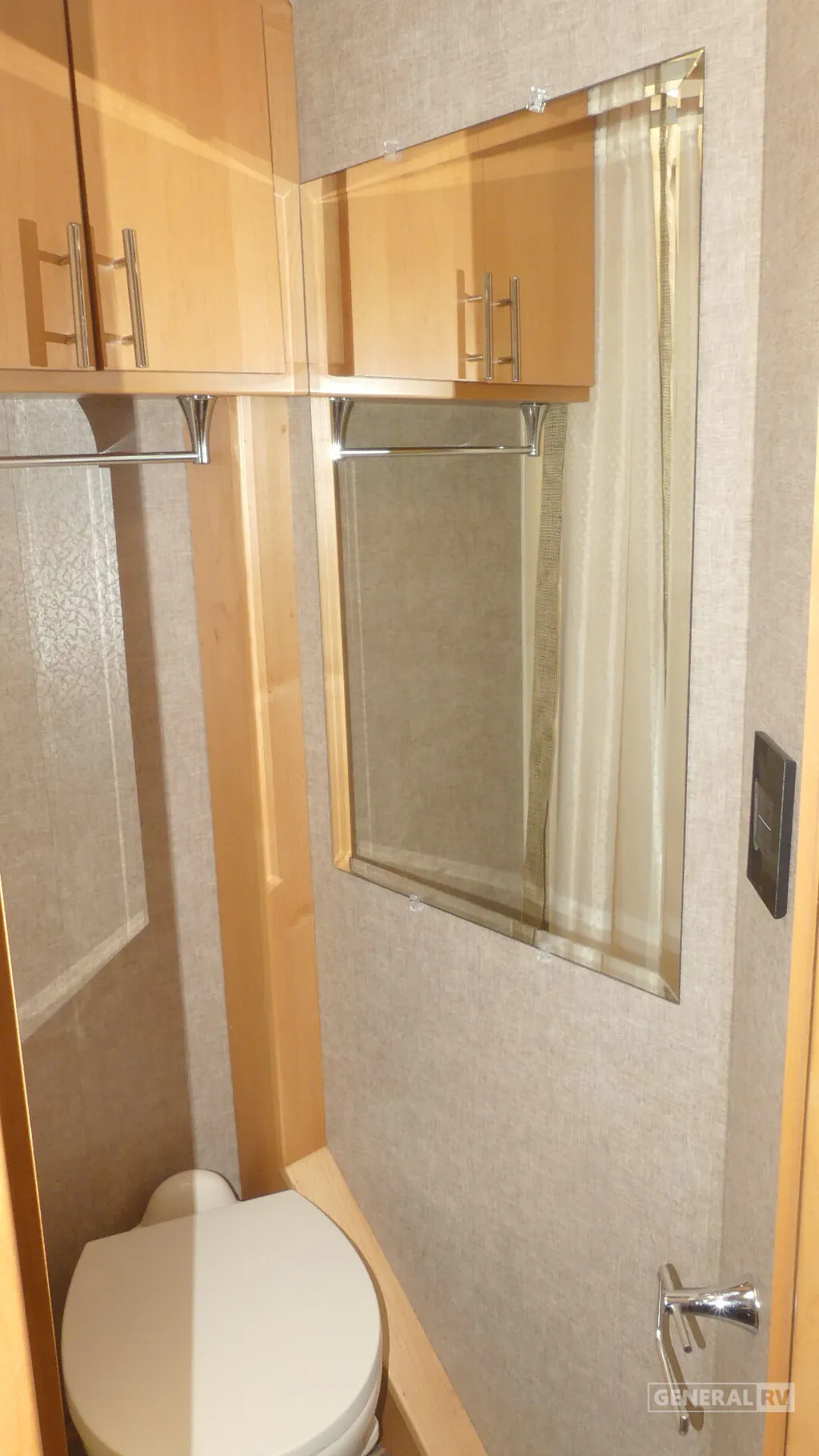 2017 Tiffin Wayfarer 24 QW, Photos photo 19