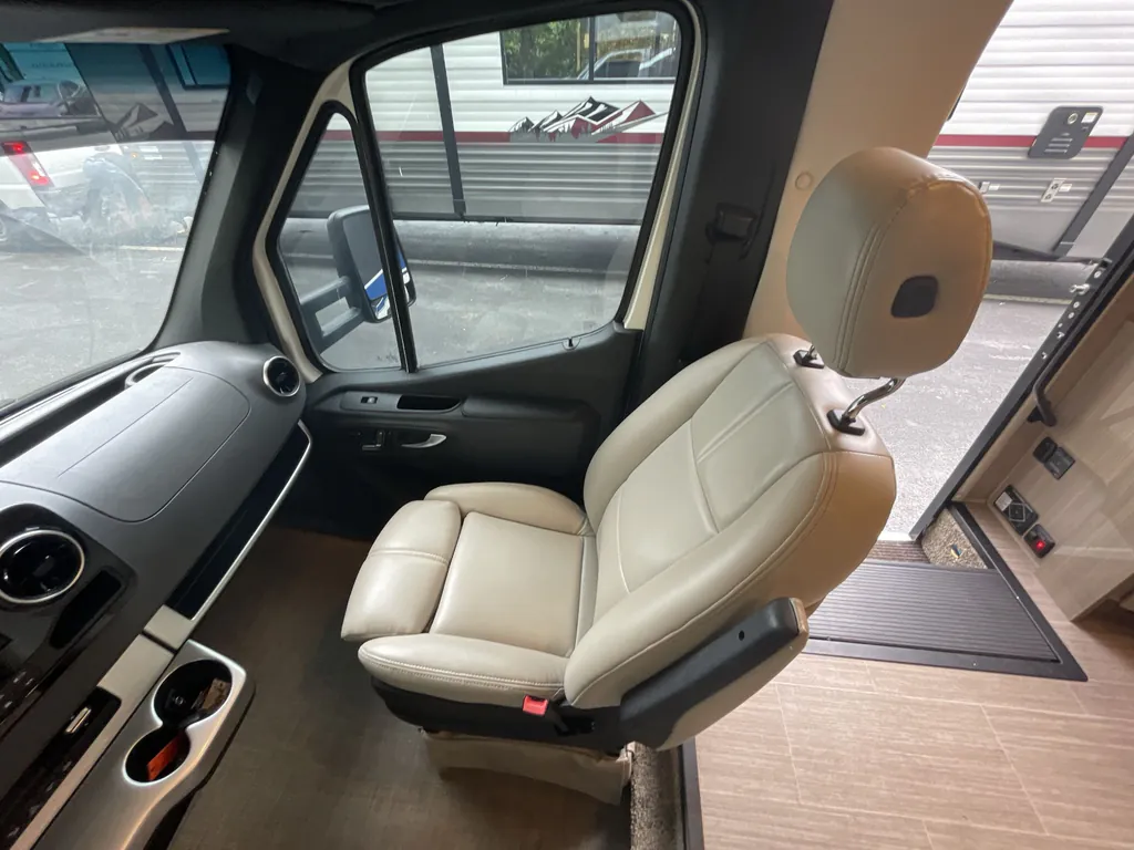 2023 Thor Motor Coach Tiburon 24FB, Photos photo 25