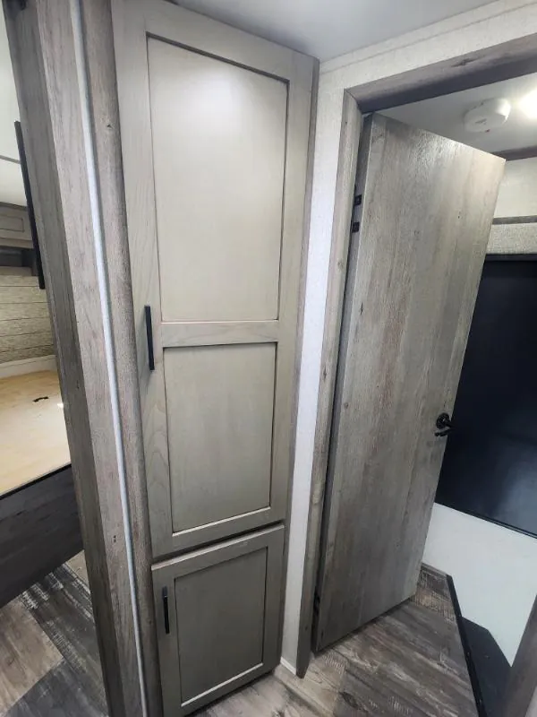 2021 Keystone Raptor 429, Photos photo 53