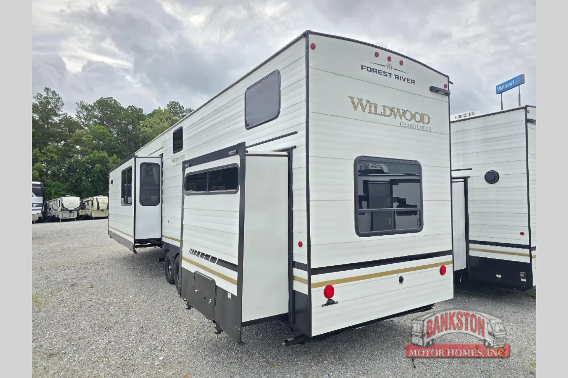 2026 Forest River Wildwood Lodge 40FKP - Photo 4